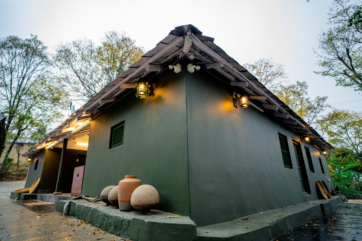 Hibiscus at Olive Hut by Mitti Experiences