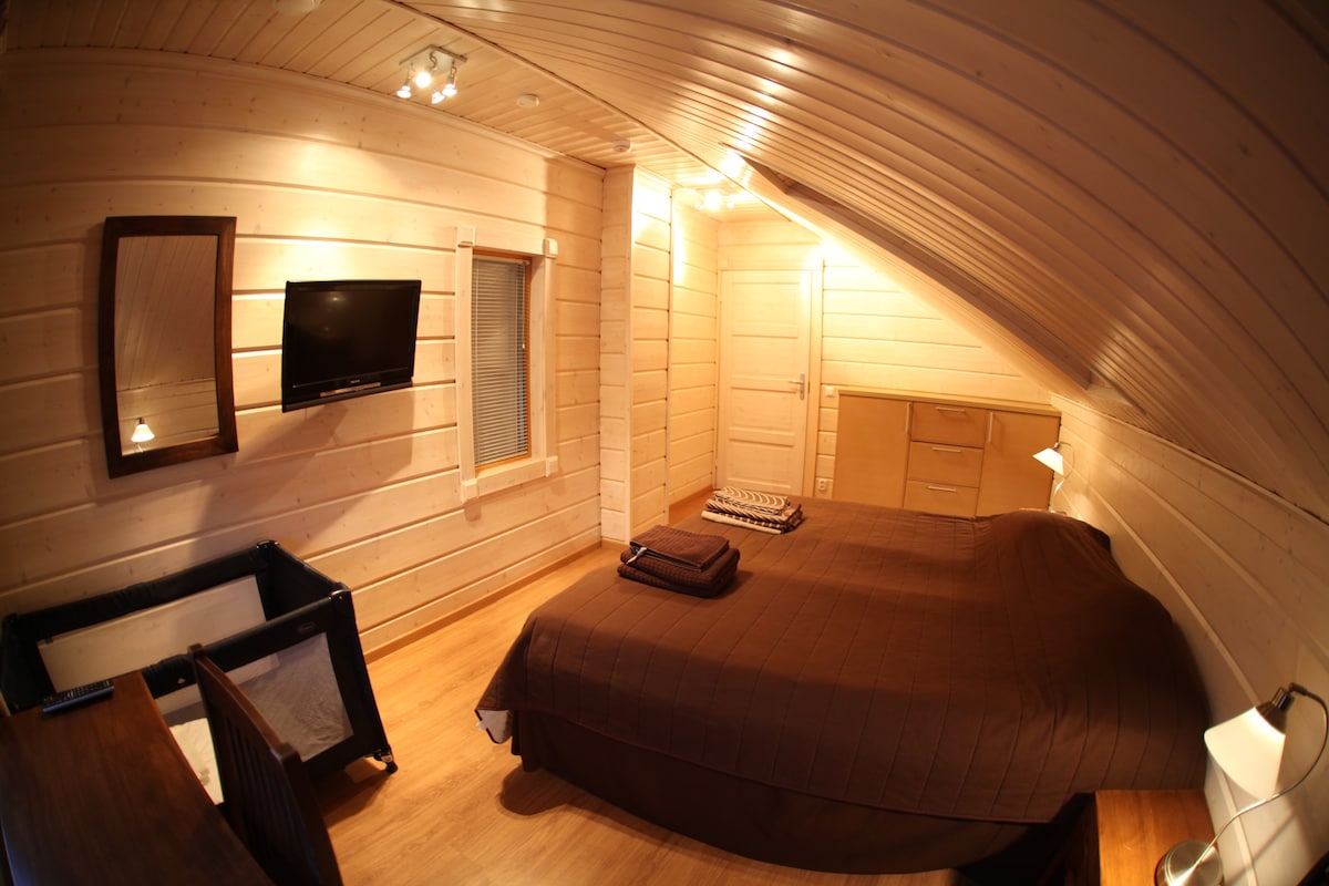Saimaa湖畔4卧室带桑拿的小屋