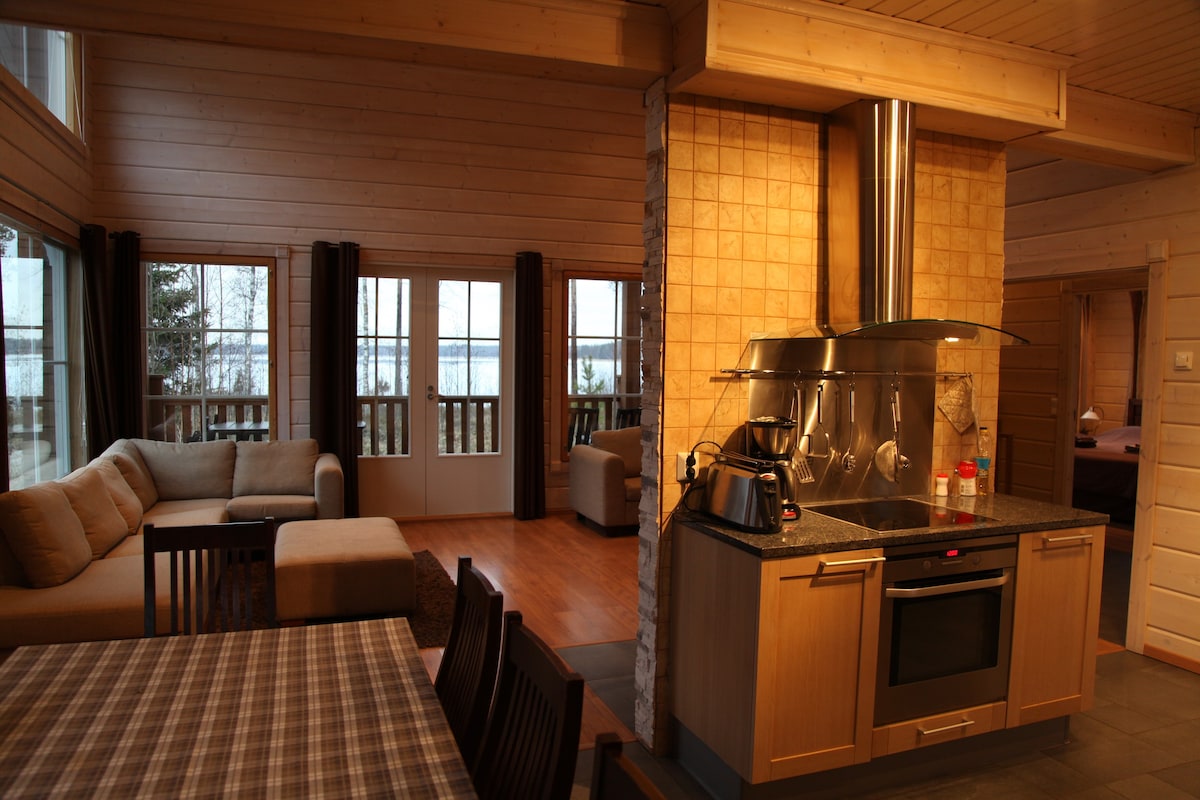 Saimaa湖畔4卧室带桑拿的小屋