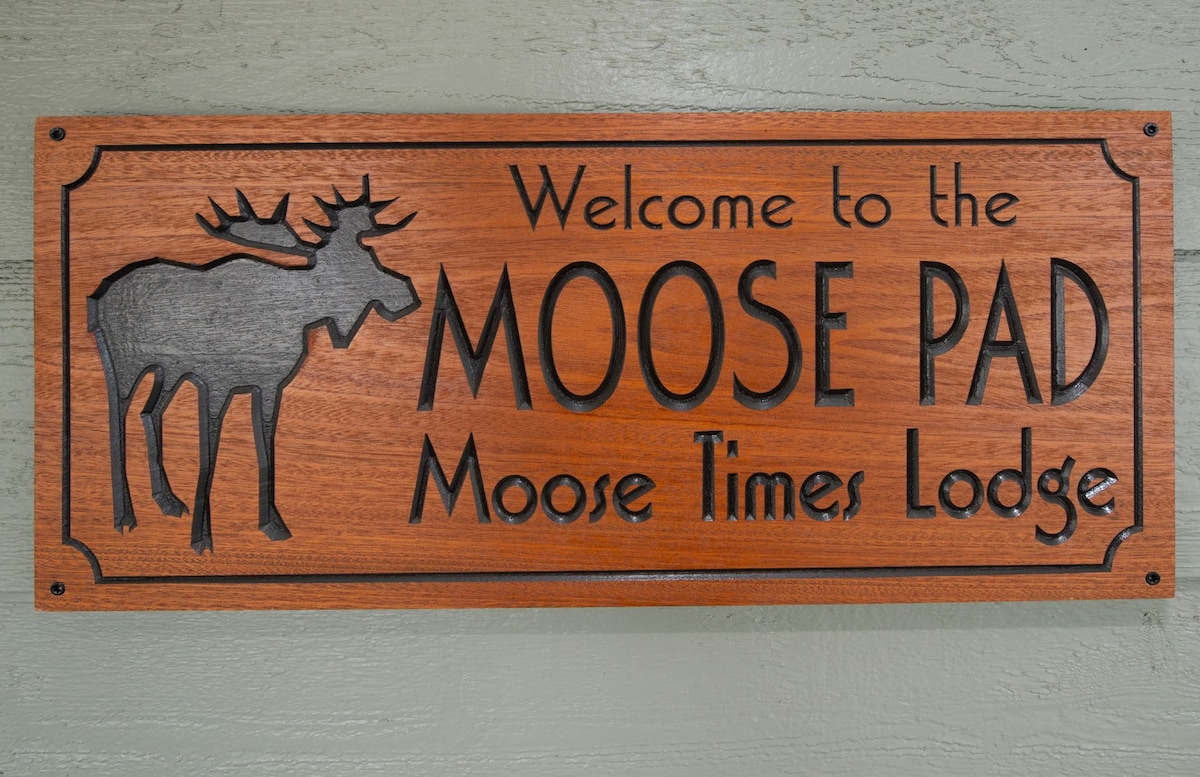 The Moose Pad ！巨大，可住12人以上，私人热水浴缸！
