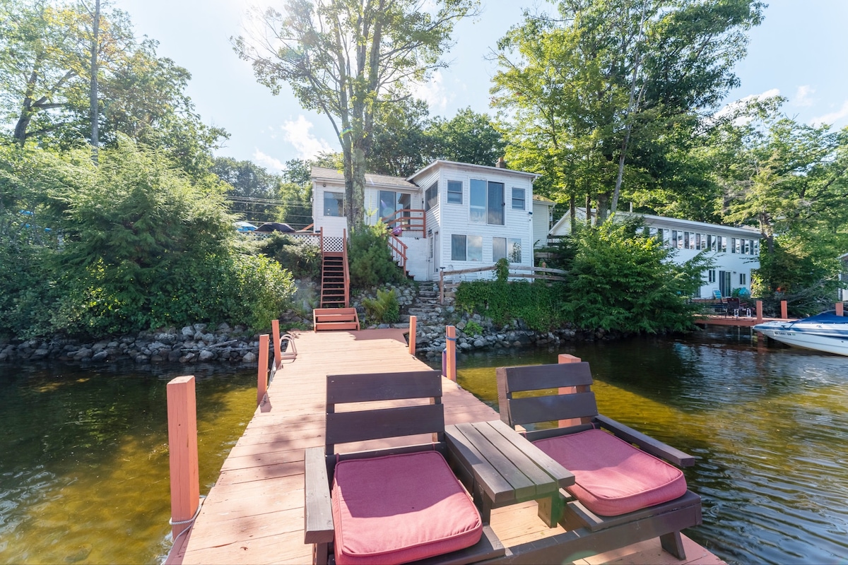 NEW Lakeside Haven: Sleeps12| HotTub |Private Dock