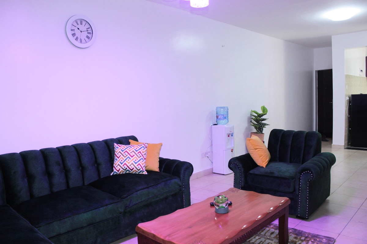 Lovely Emerald Green 3-Bedroom Apartment