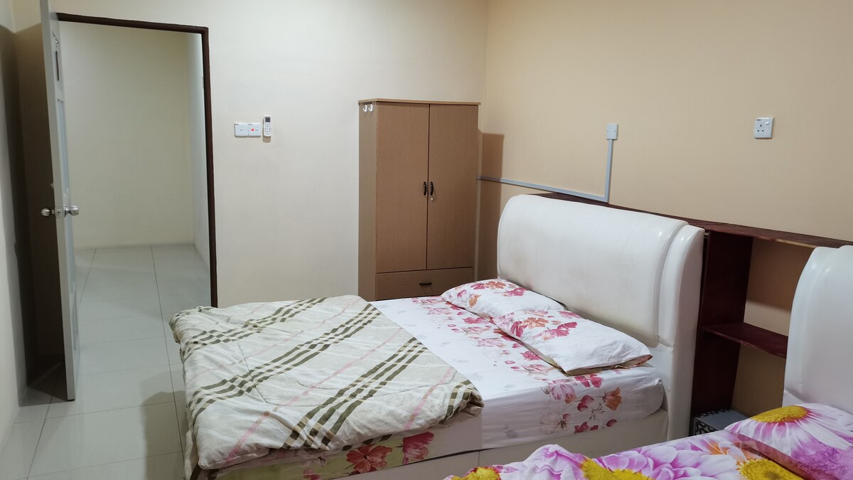 Youth hotel Port Dickson (4pax)