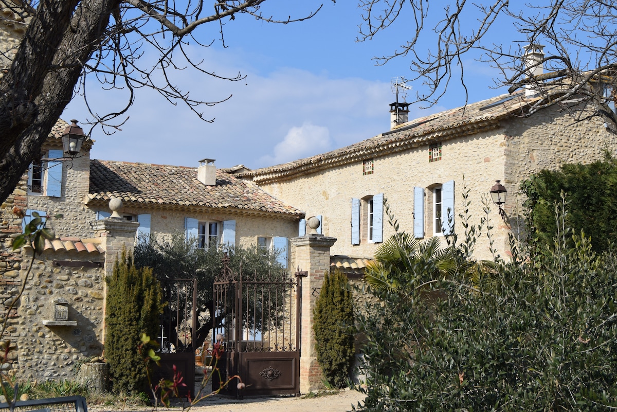 Gîte L'Olivier - La Roseraie du Val'ensoleillé