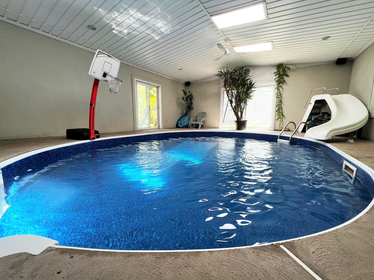 Cheerful 5 bedroom home | Heated Indoor Pool!