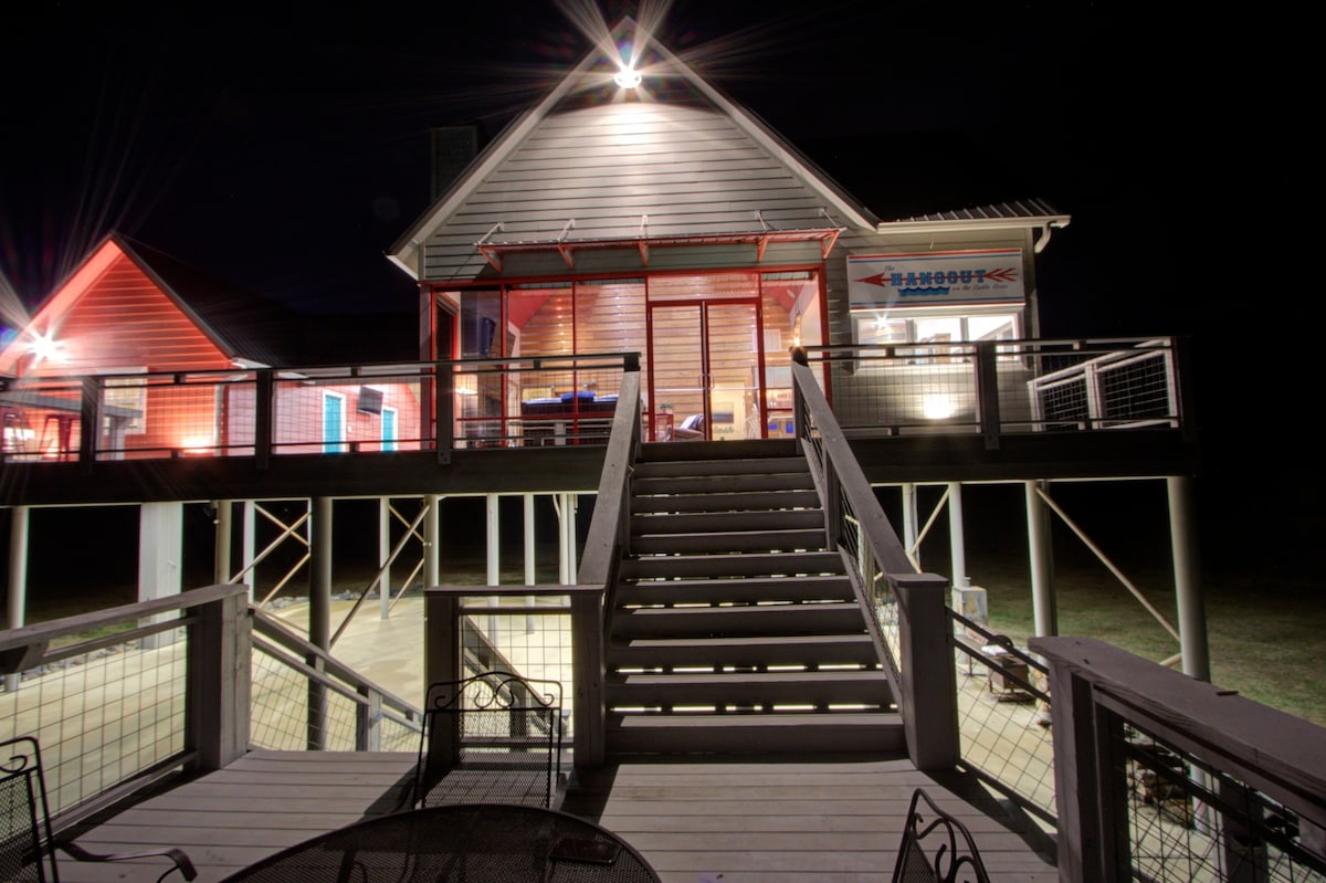 The Hangout on the Caddo River in Glenwood AR - Po