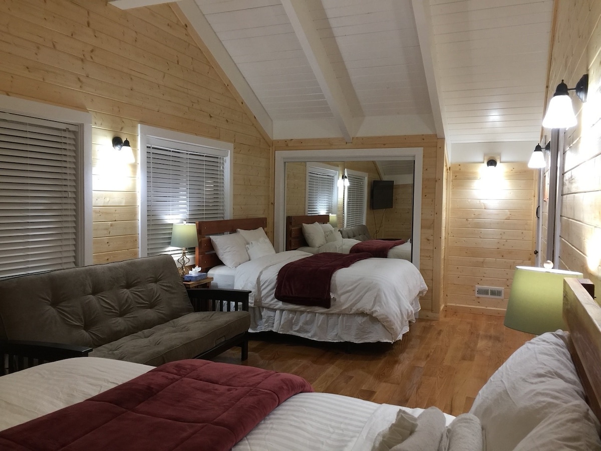 宽敞的5卧室木质房屋NEXT Golf & Creek