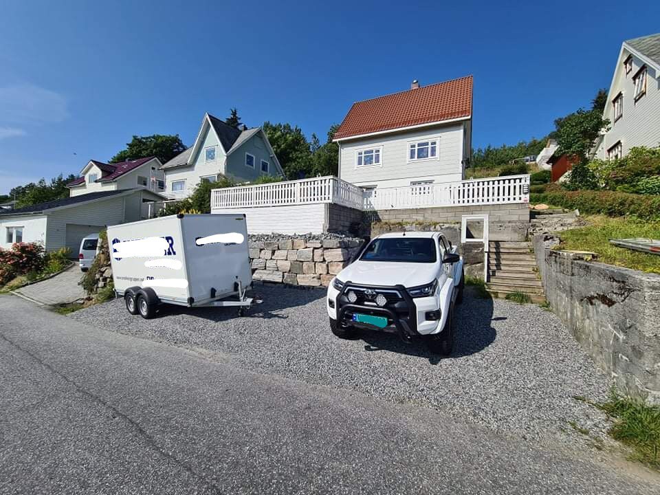 Koselig enebolig med utsikt over fjorden