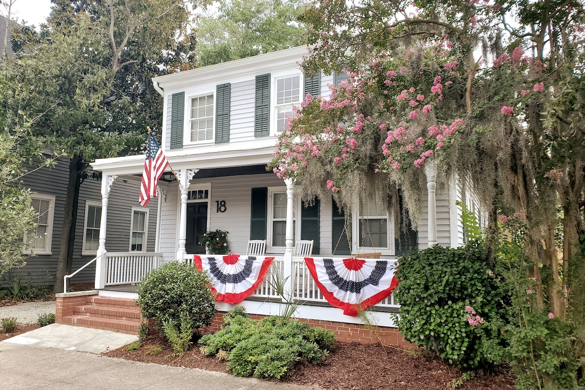 1860 House 
In the Heart of Downtown