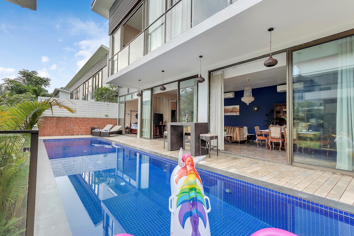 7BR Super Luxury Villa • 2 Private Pool • Candolim