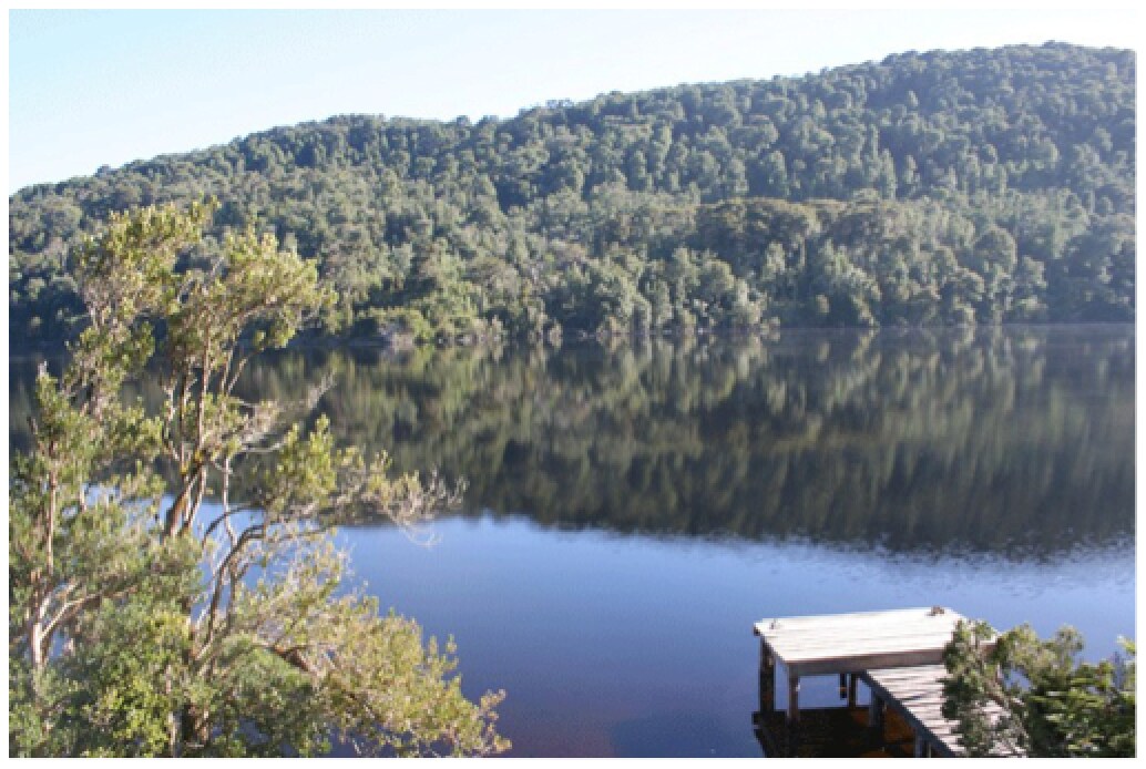 Acogedora Cabaña, lago Huillinco, vista, terraza.