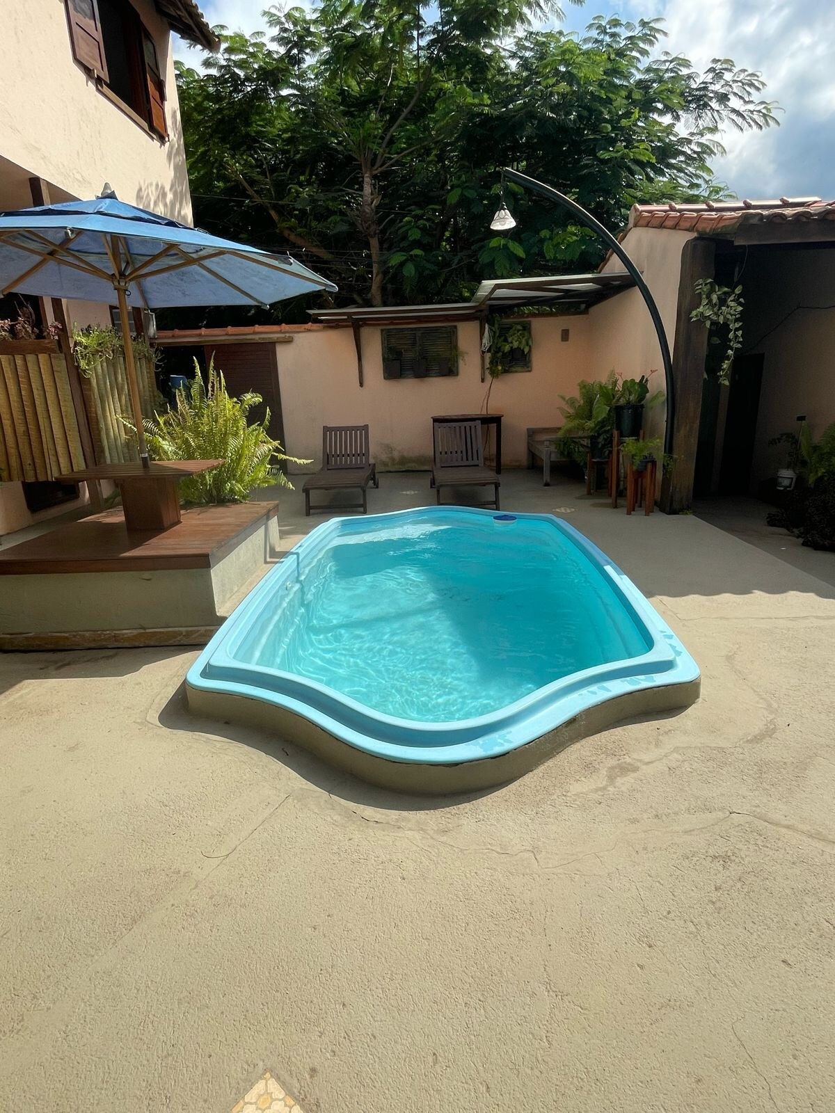 WB02 Casa com piscina privativa!