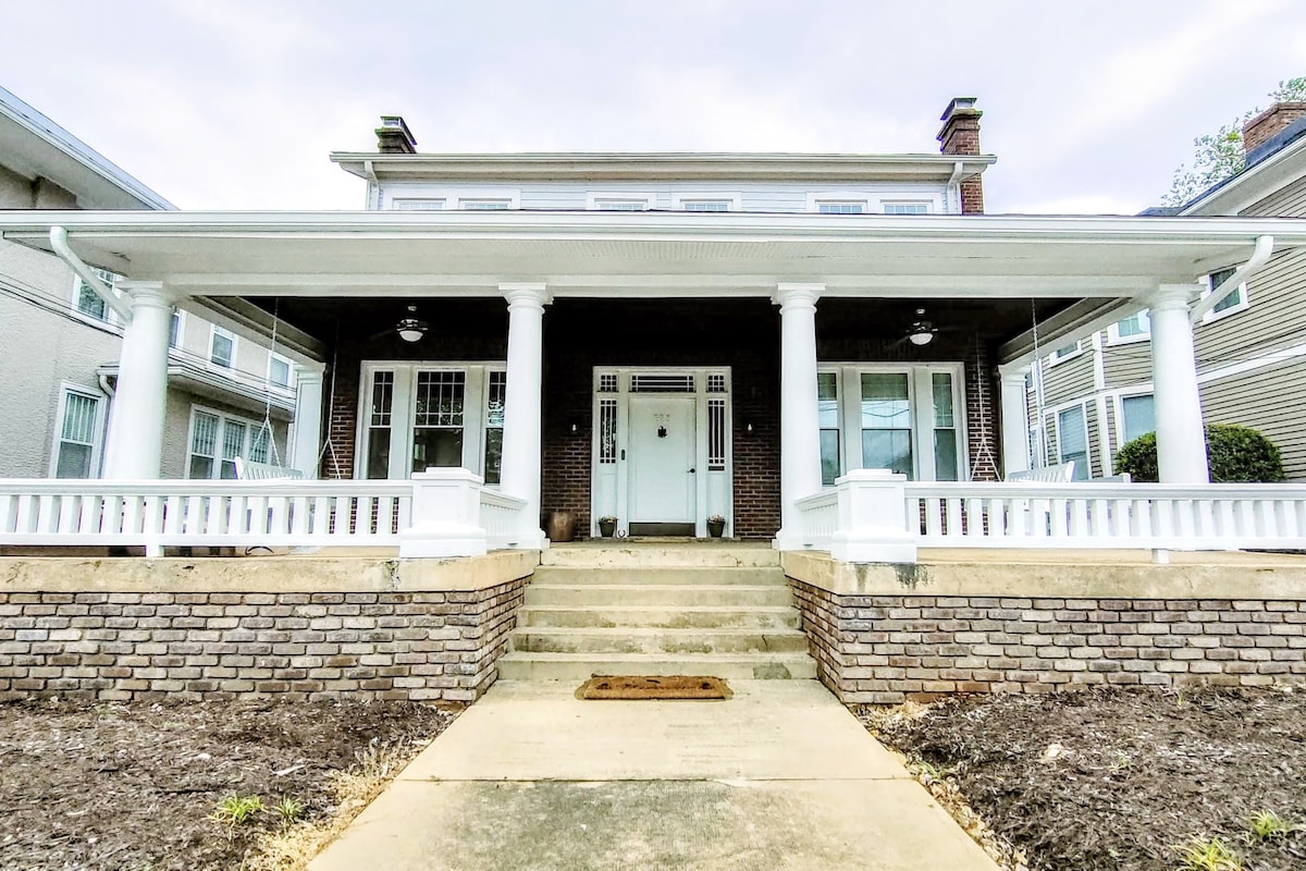 Historic Farmhouse in Danville City Center