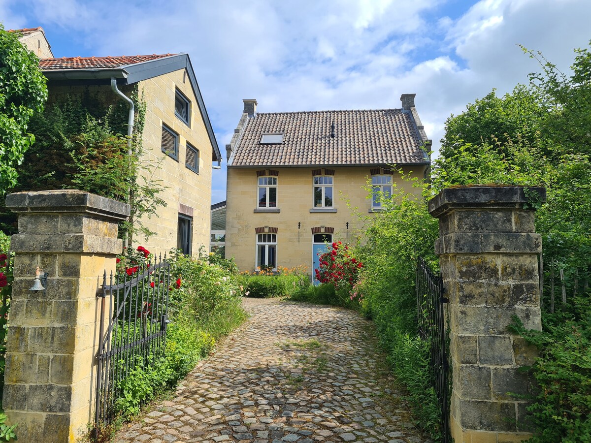 Rustgevend appartement bij 'De Mergelheuvel', B&B