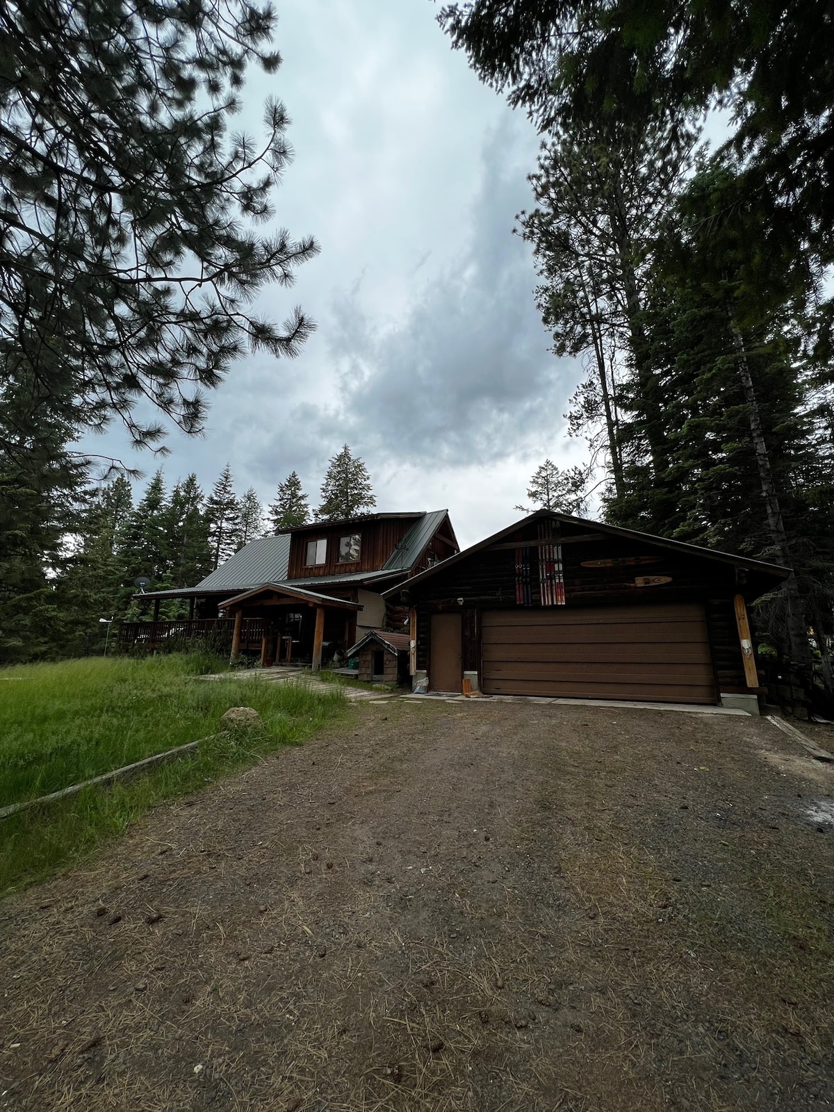 Lakefront Log Cabin带Loft ！ ！ ！