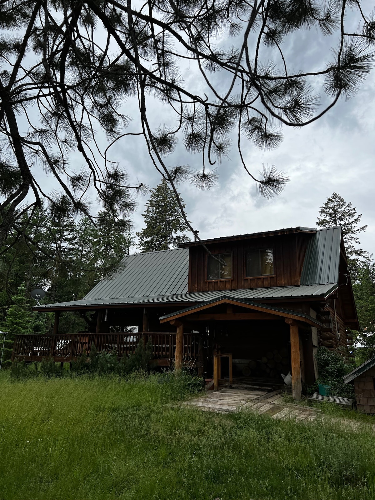 Lakefront Log Cabin带Loft ！ ！ ！