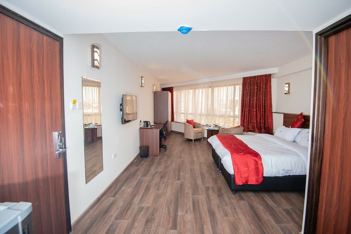 A spacious charming studio at Crossroads Hotel