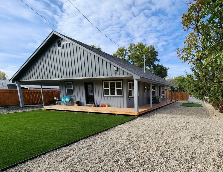 M&M Cottage new remodel w/putting green Emmett