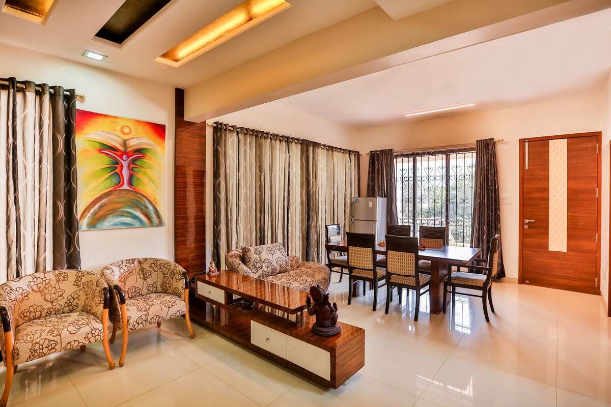 Lavish 4BHK Hill Villa