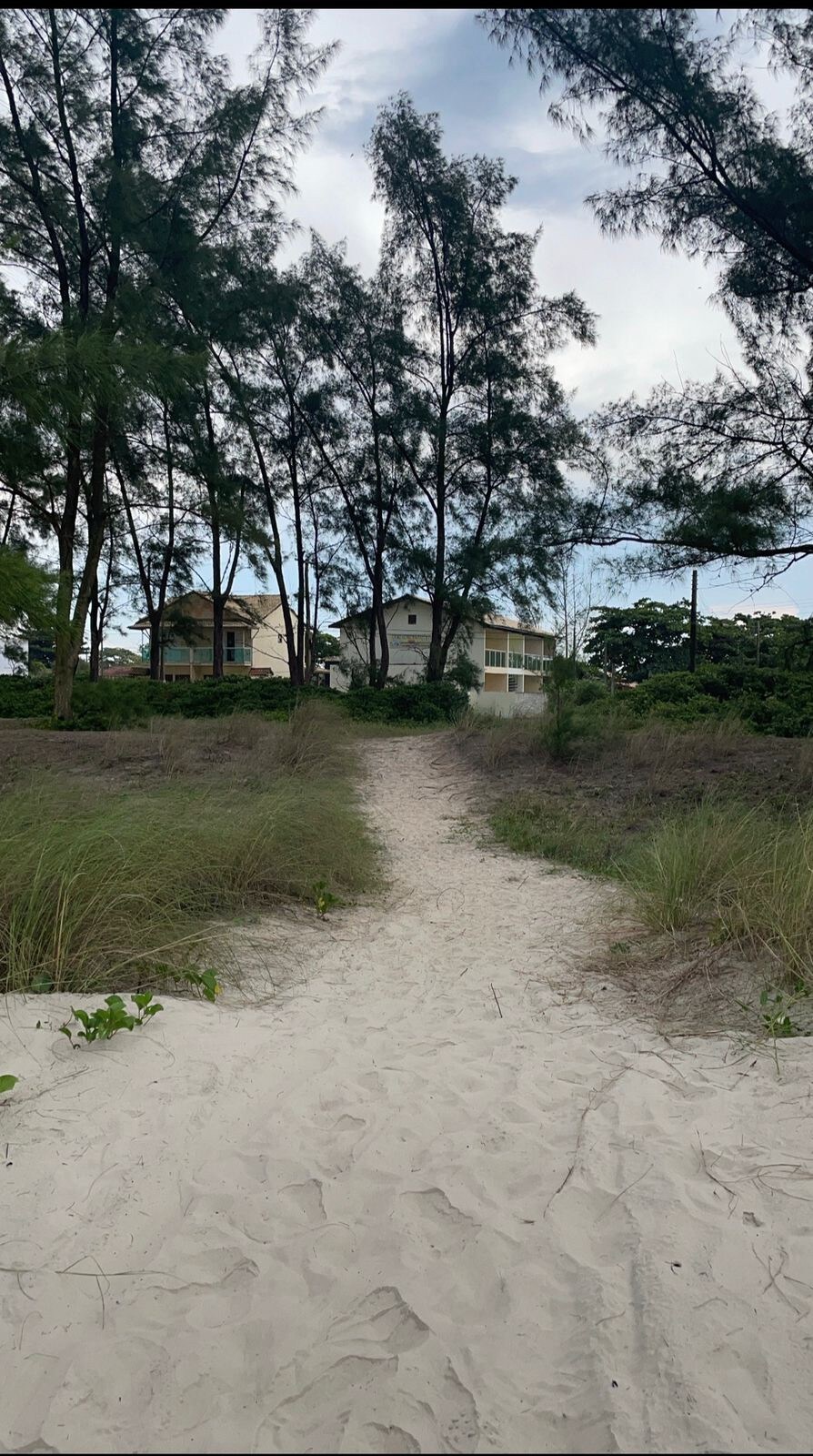 Casa frente ao mar pe na areia ótima localização