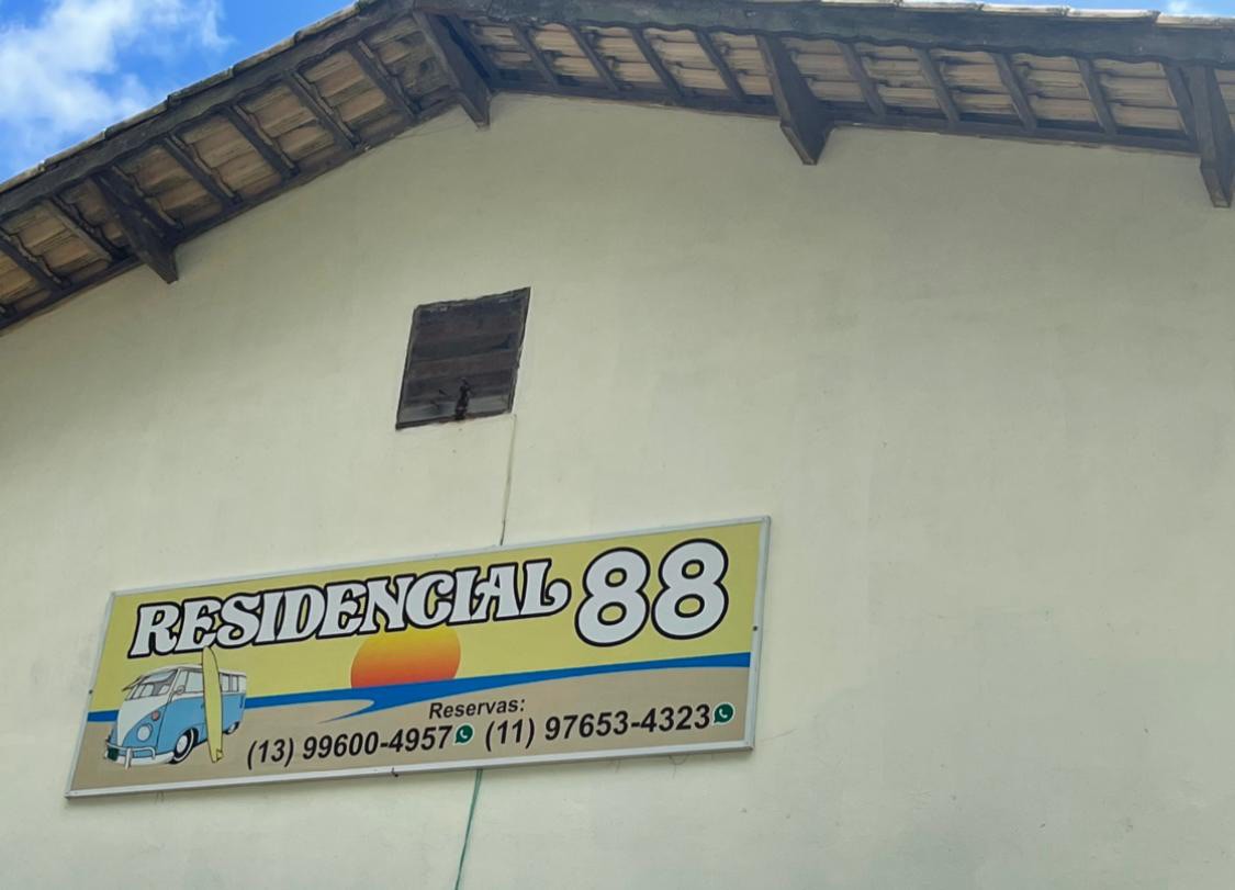 Casa frente ao mar pe na areia ótima localização