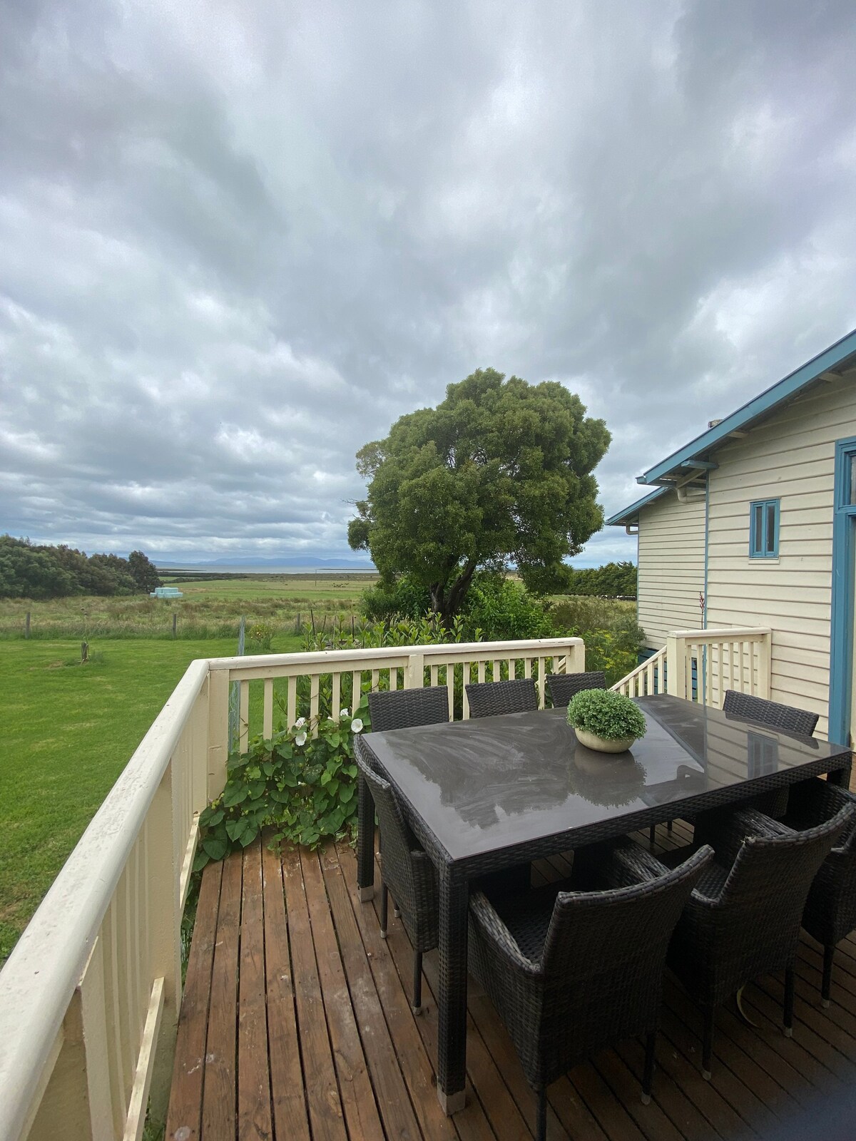 占地面积的1卧室小屋，可欣赏海景