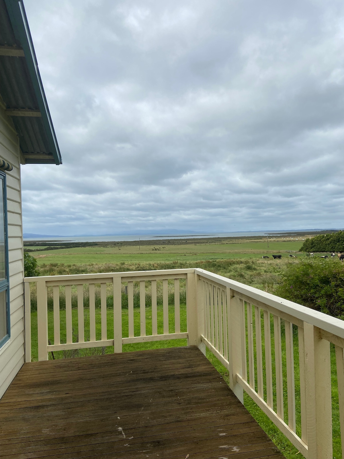 占地面积的1卧室小屋，可欣赏海景