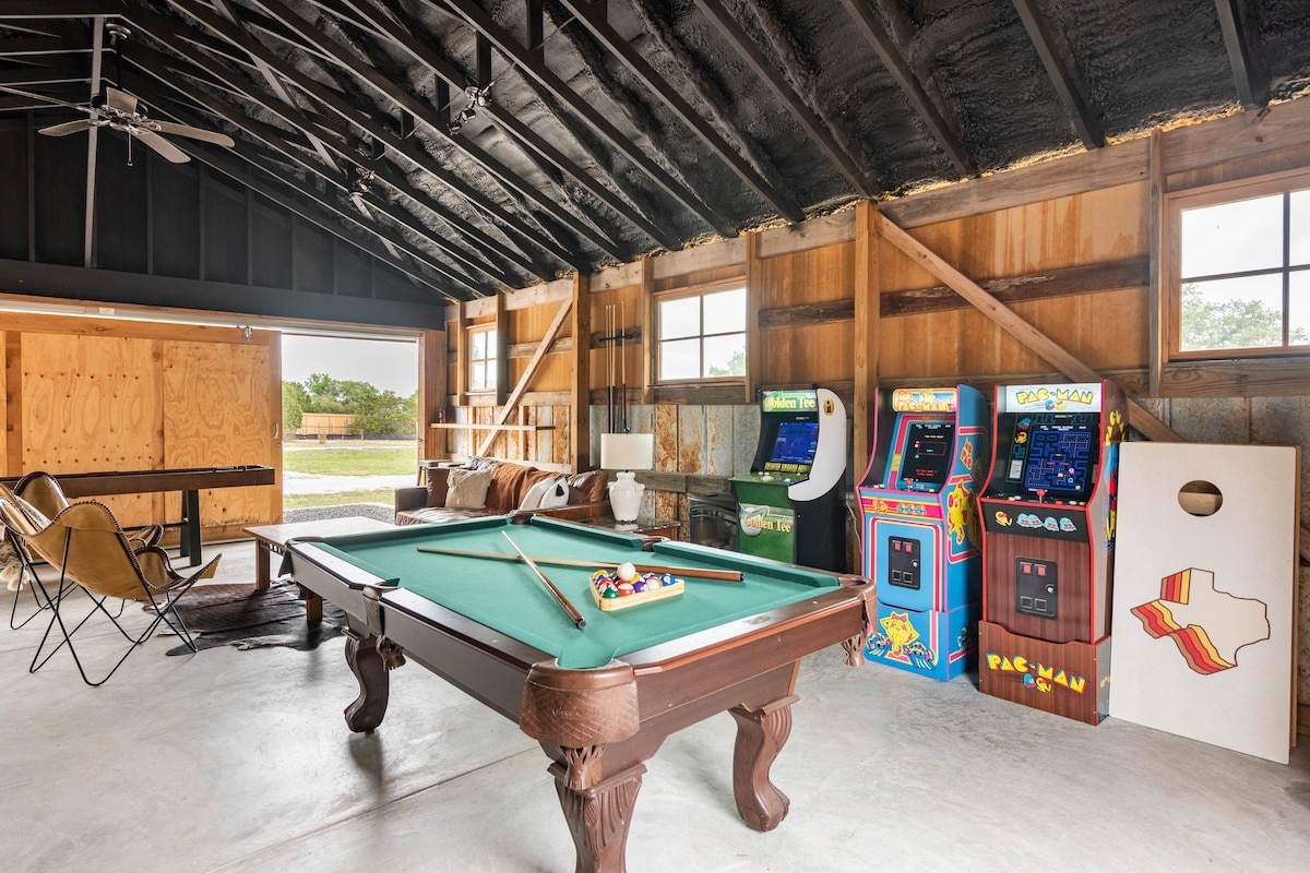 Mischief Creek - 5 Acres, Hot Tub, Game Barn, Dome