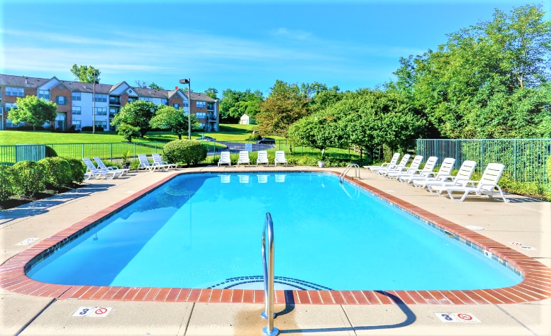 Pool, Gym, View! 2 Bedroom Condo by Cox Metropark