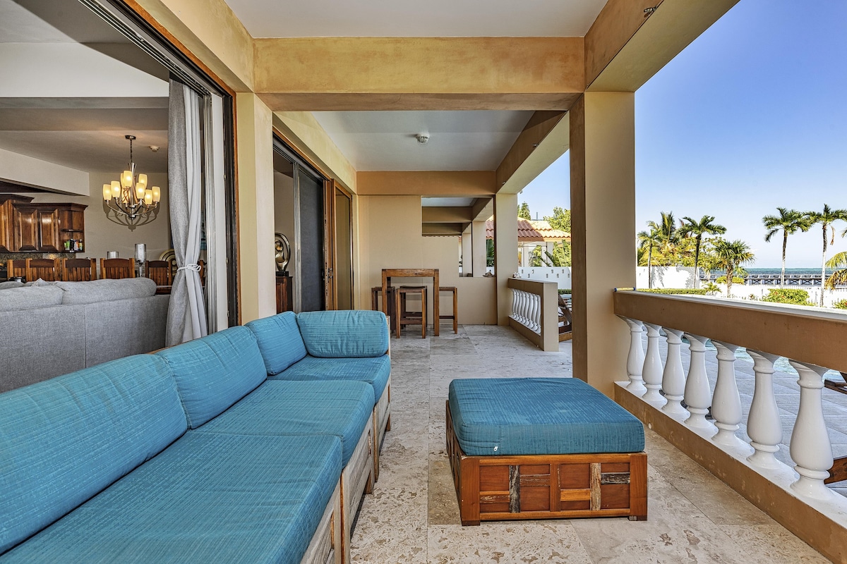 Pool & Beach Walkout Suite - Casa Del Sol Naciente