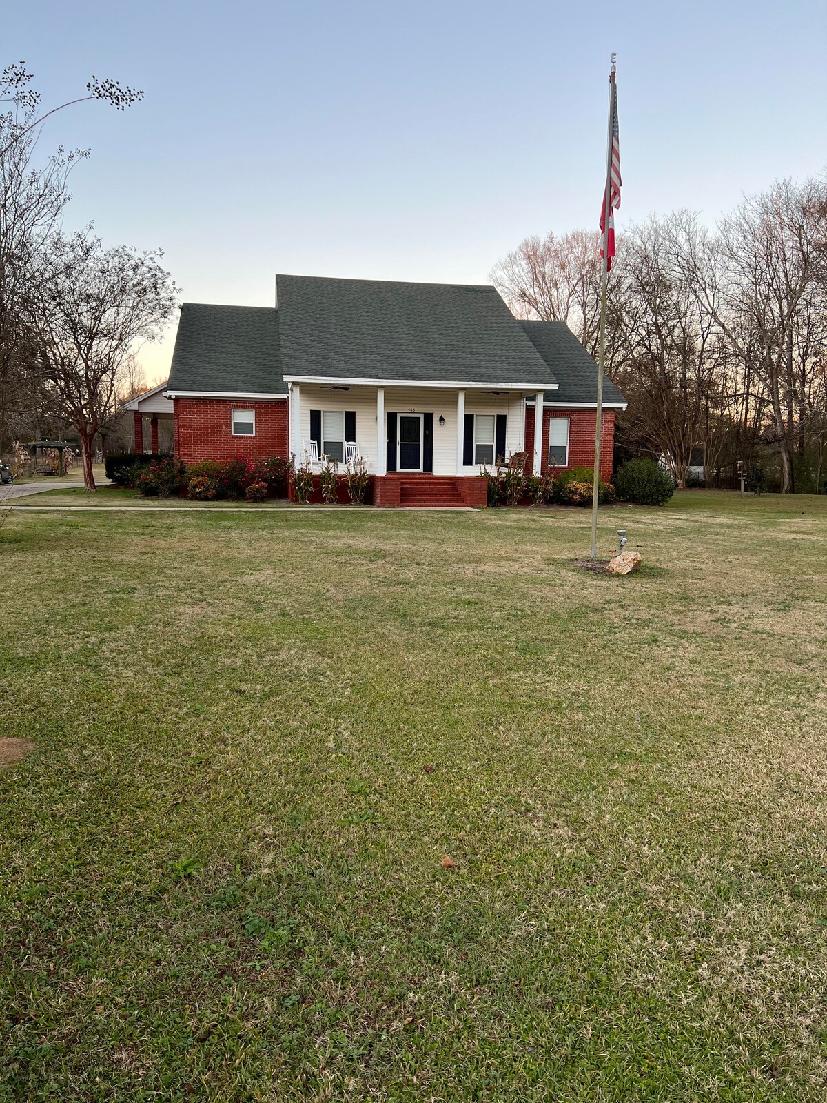 The Farm House (3 Bedroom / 2 Bath)