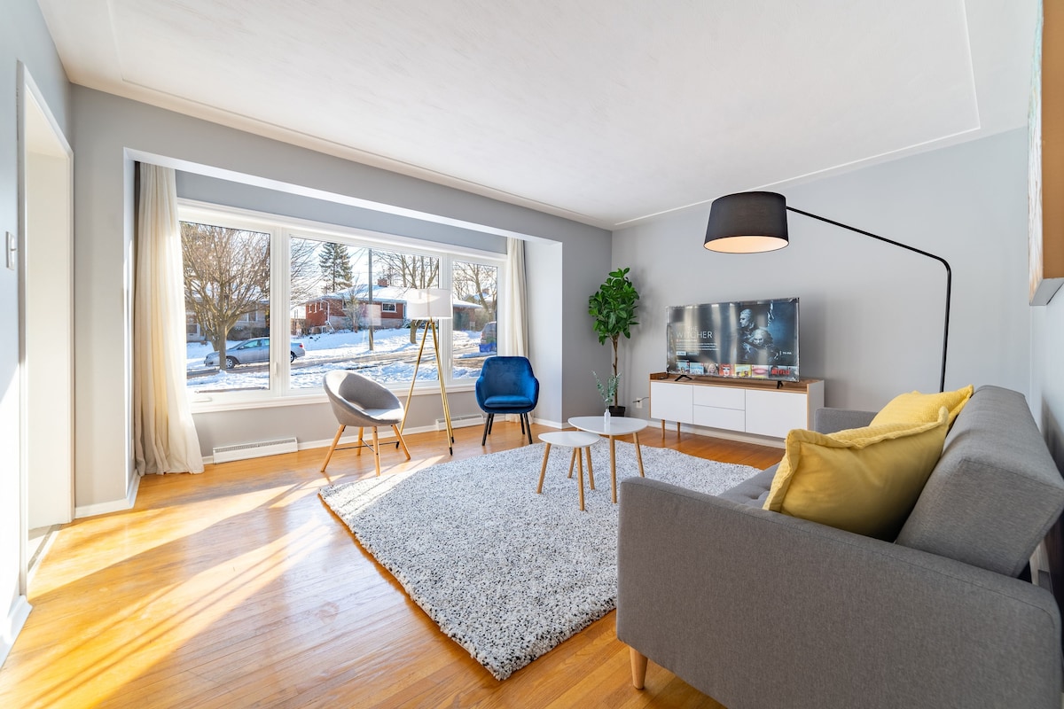 Clean Minimalist Double Bedroom