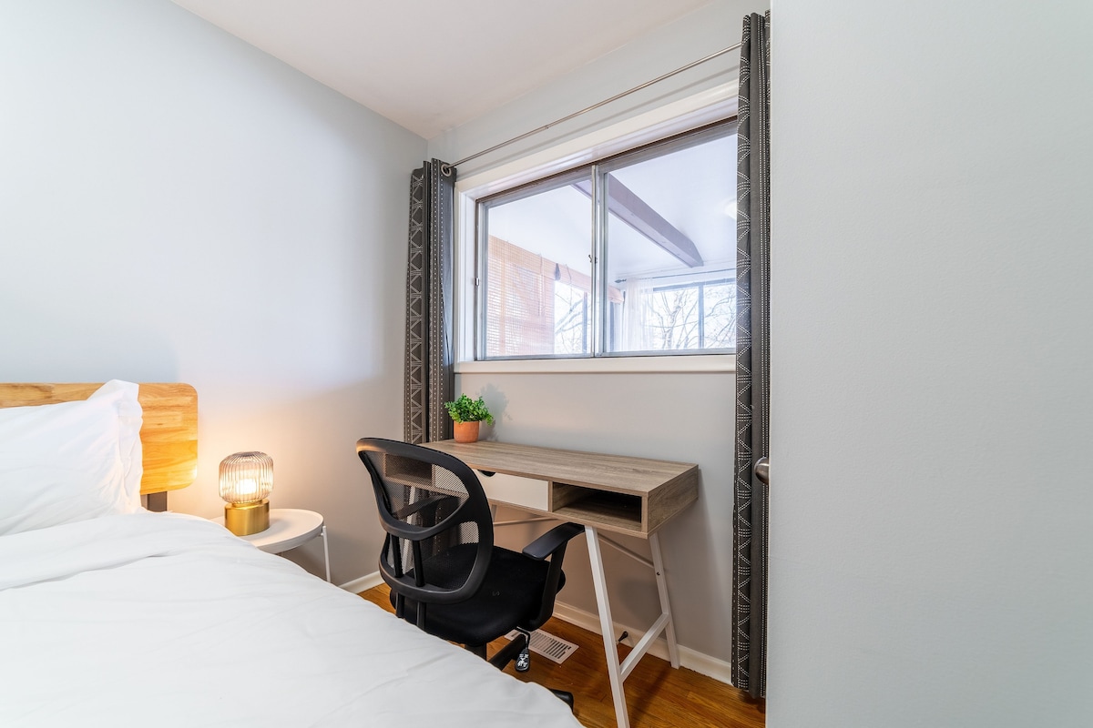 Clean Minimalist Double Bedroom