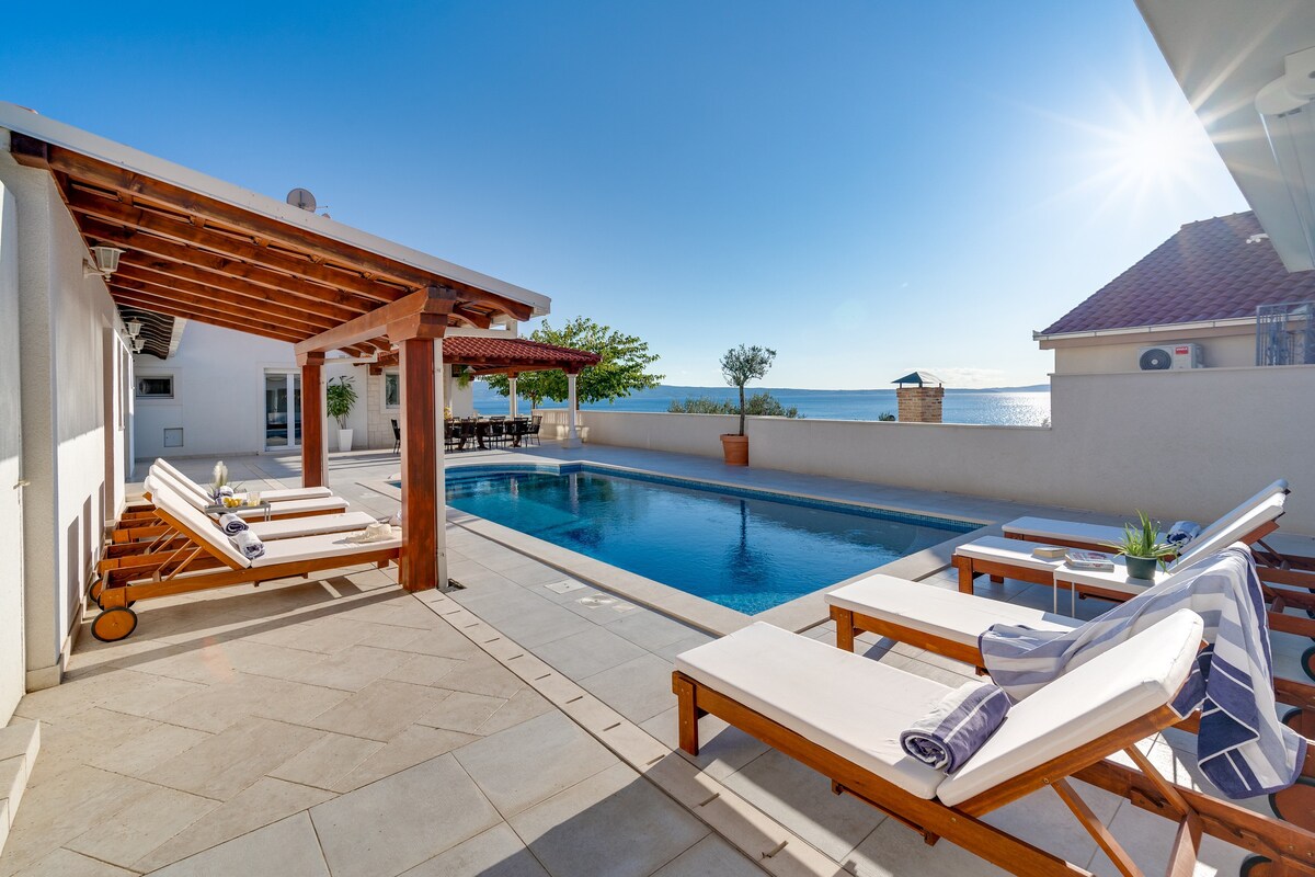 NEW! Seaview Villa MaToLi with heated 50sqm pool