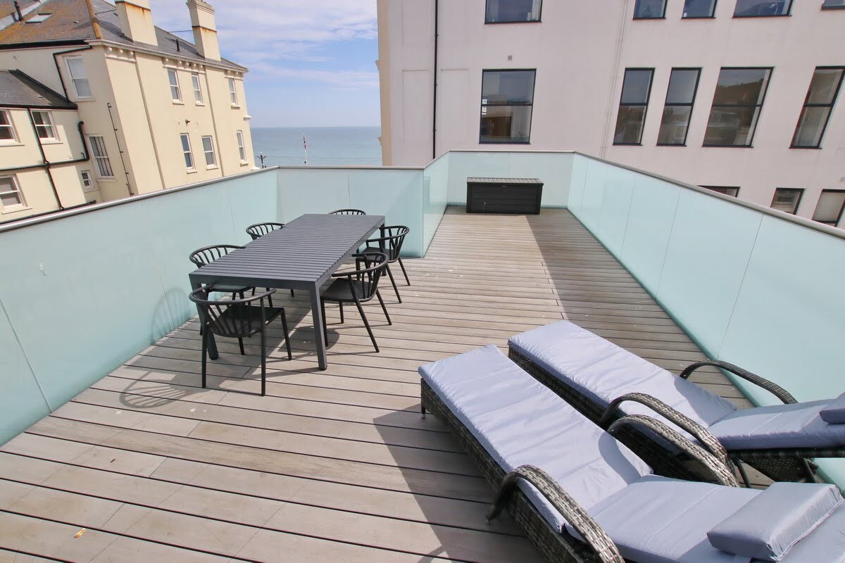 Modern Holiday Home in Worthing with Sea View