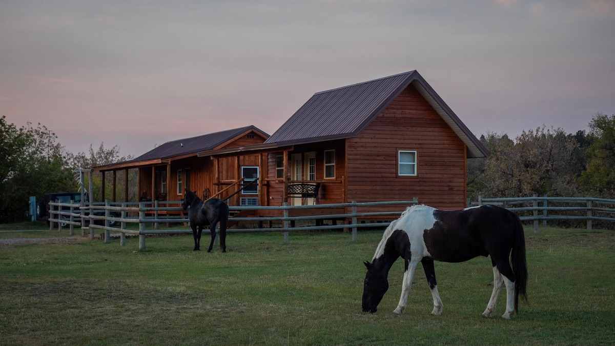 Kara Creek Ranch - Queen Bed Cabin (#9)