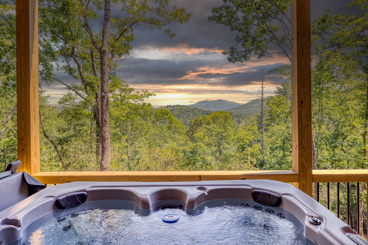 Mountain Views | Private | Hot Tub | Firepit