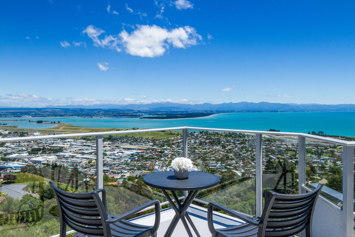 塔斯曼湾别墅（ Tasman Bay Villa ） ，带水疗泳池和海景