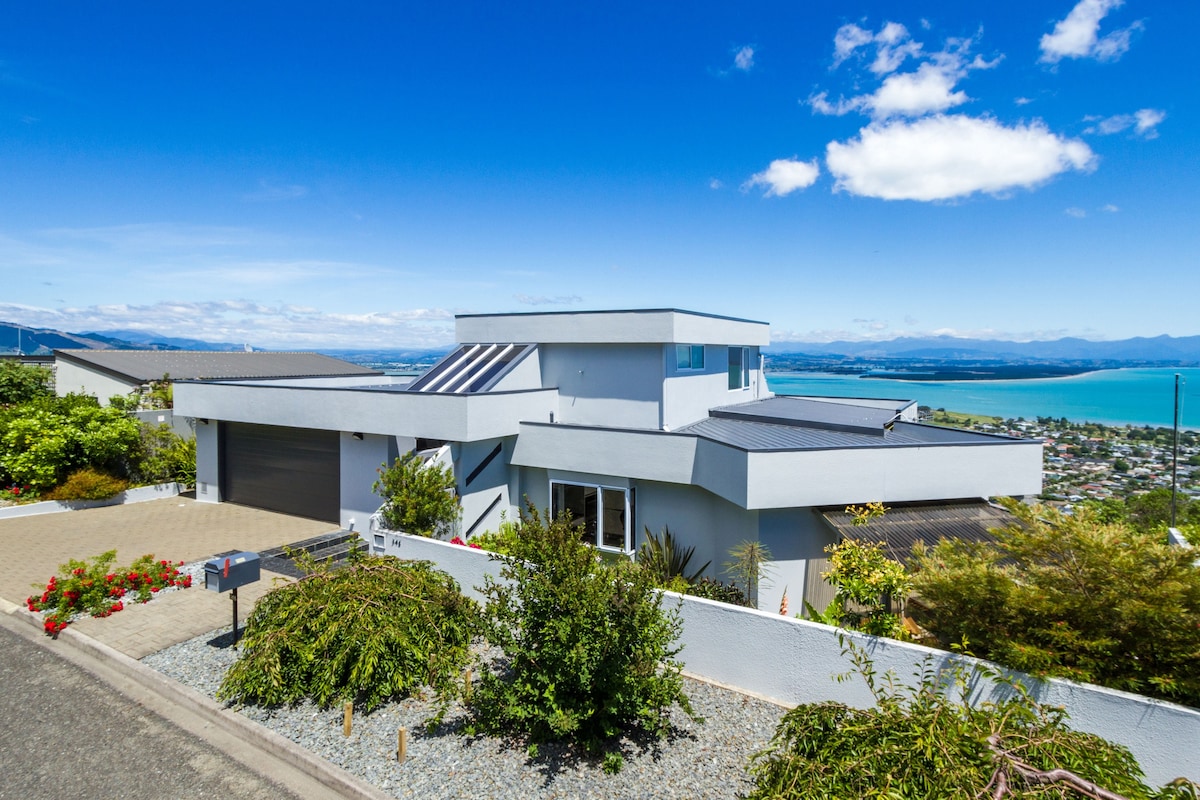 塔斯曼湾别墅（ Tasman Bay Villa ） ，带水疗泳池和海景