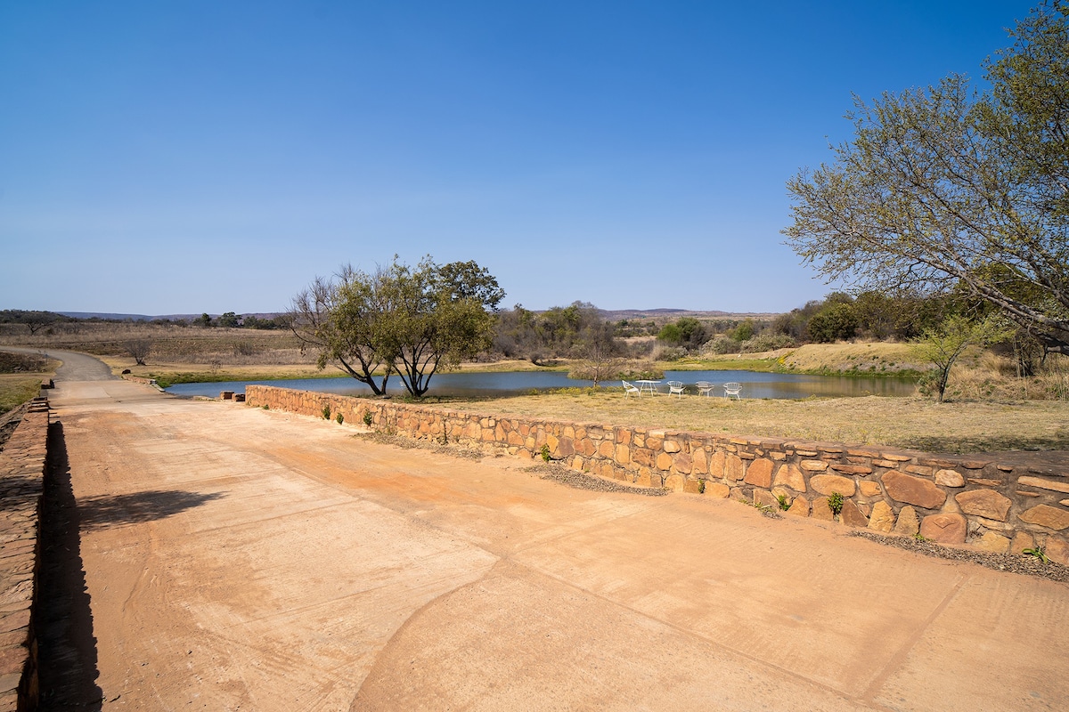 Tshiamo Bush Chalet