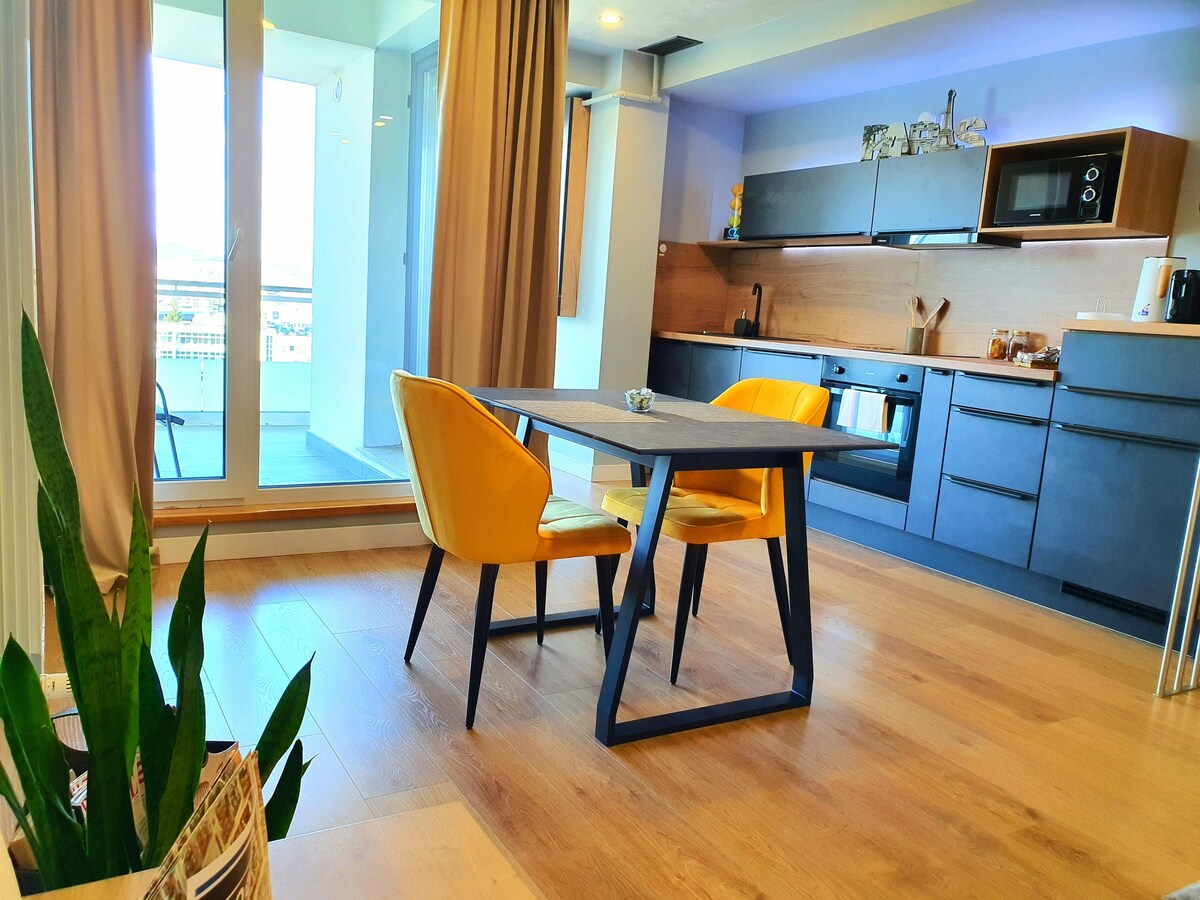 Eriss Studio Suite - OZone building apartment