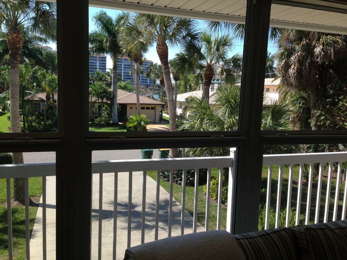 Palms on Oak - *Canal*private pool*walk to beach*