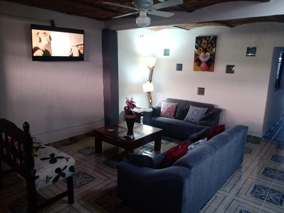 2 rooms house only 5 blocks from Ajijic main plaza