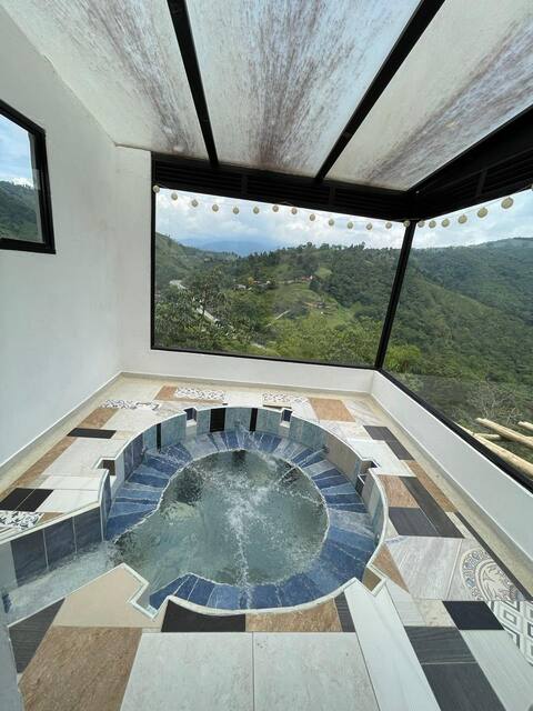 vista única y encantadora con jacuzzi.