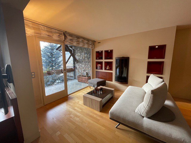 时尚公寓，位于Andorra HUT 008087的中心