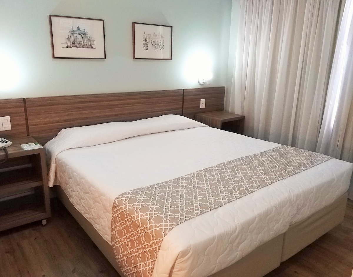 Suíte de hotel quarto e sala - 50m²