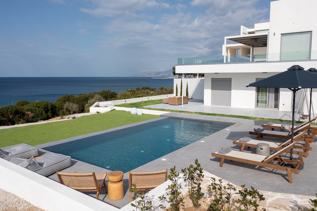 ''Nouvelle Villa'' με θέα στη θάλασσα