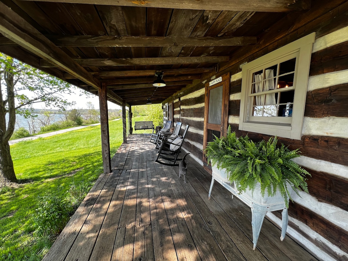 Rustic Cabin on the Ohio River, Newly Remodeled.