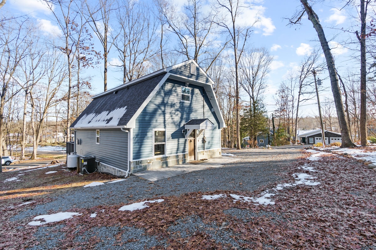 古朴舒适的湖景小屋-森林湖畔