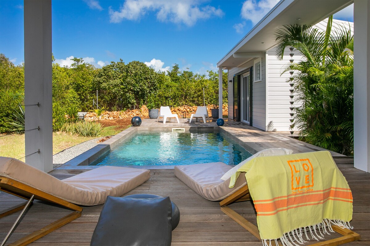 Louis - Cheerful 1-bedroom villa with pool